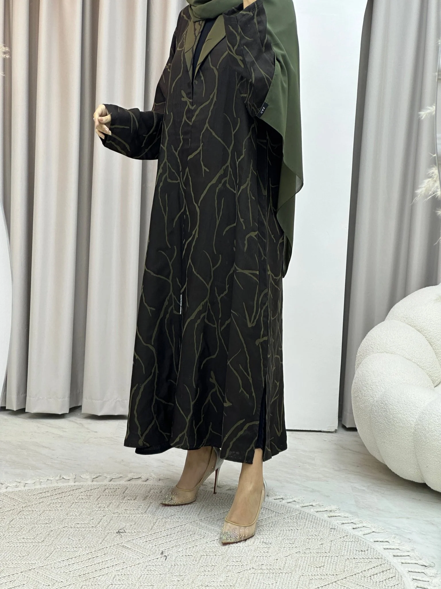 C Paint Stroke Winter Green Coat Abaya - Image 5