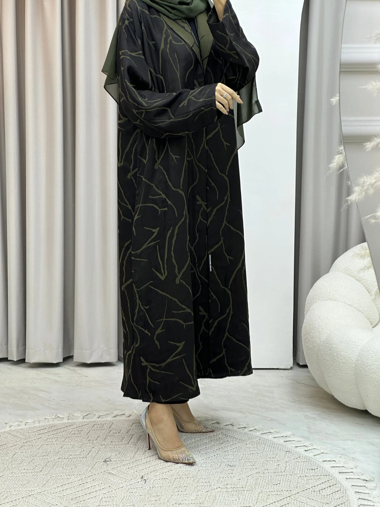 C Paint Stroke Winter Green Coat Abaya - Image 6