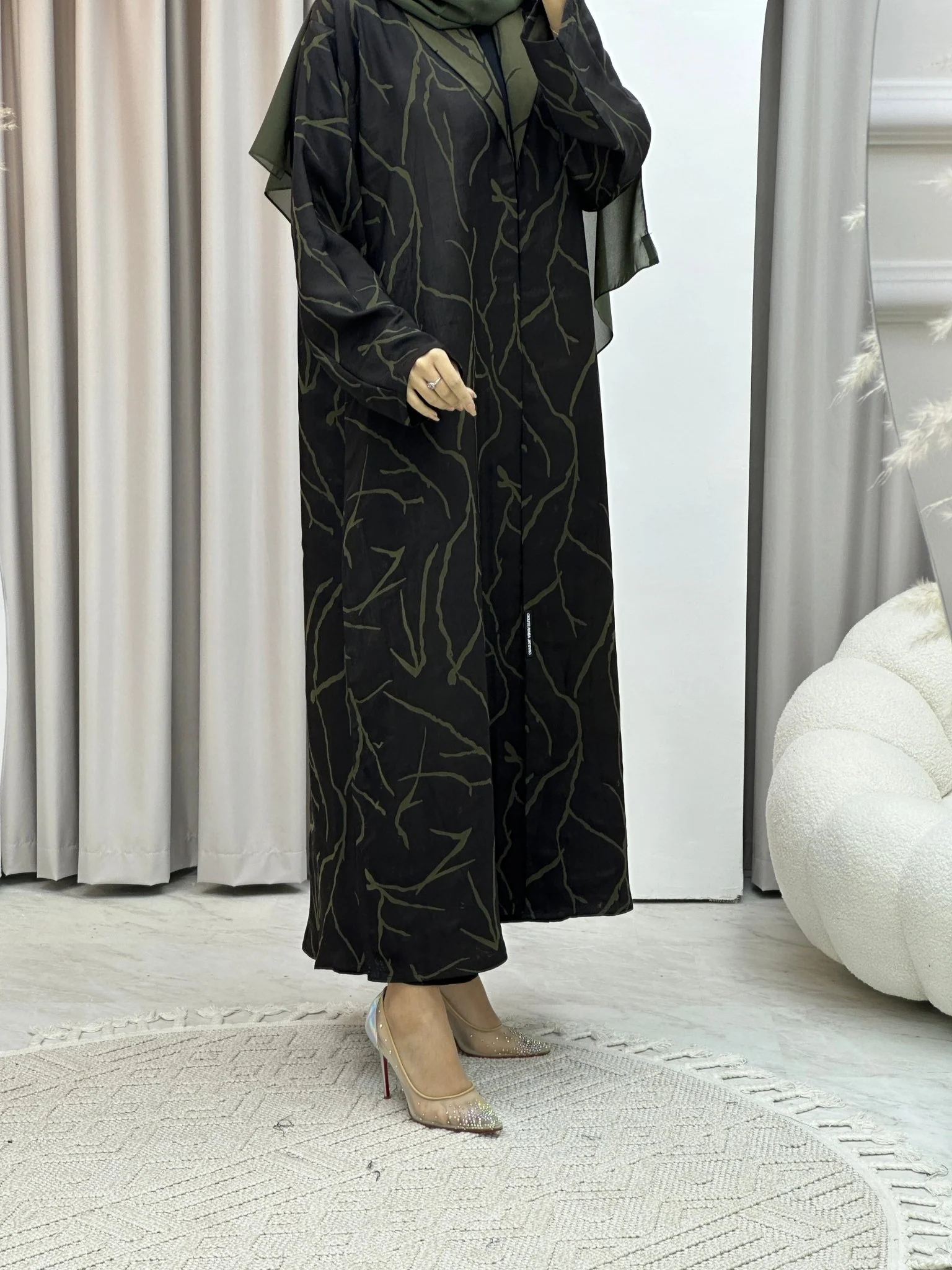 C Paint Stroke Winter Green Coat Abaya - Image 7