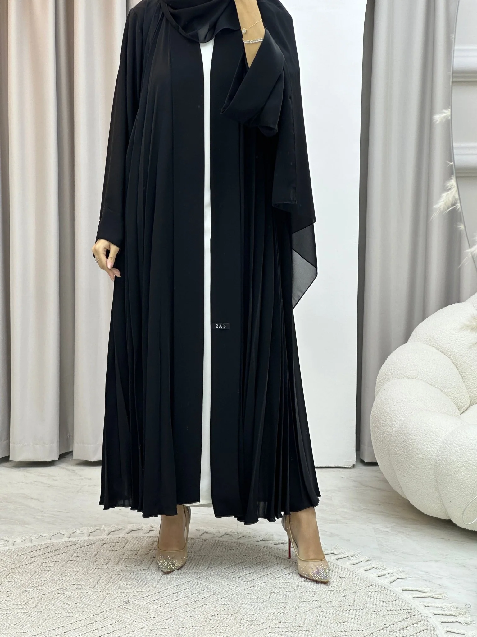 C Plain Black Pleated Abaya - Image 3