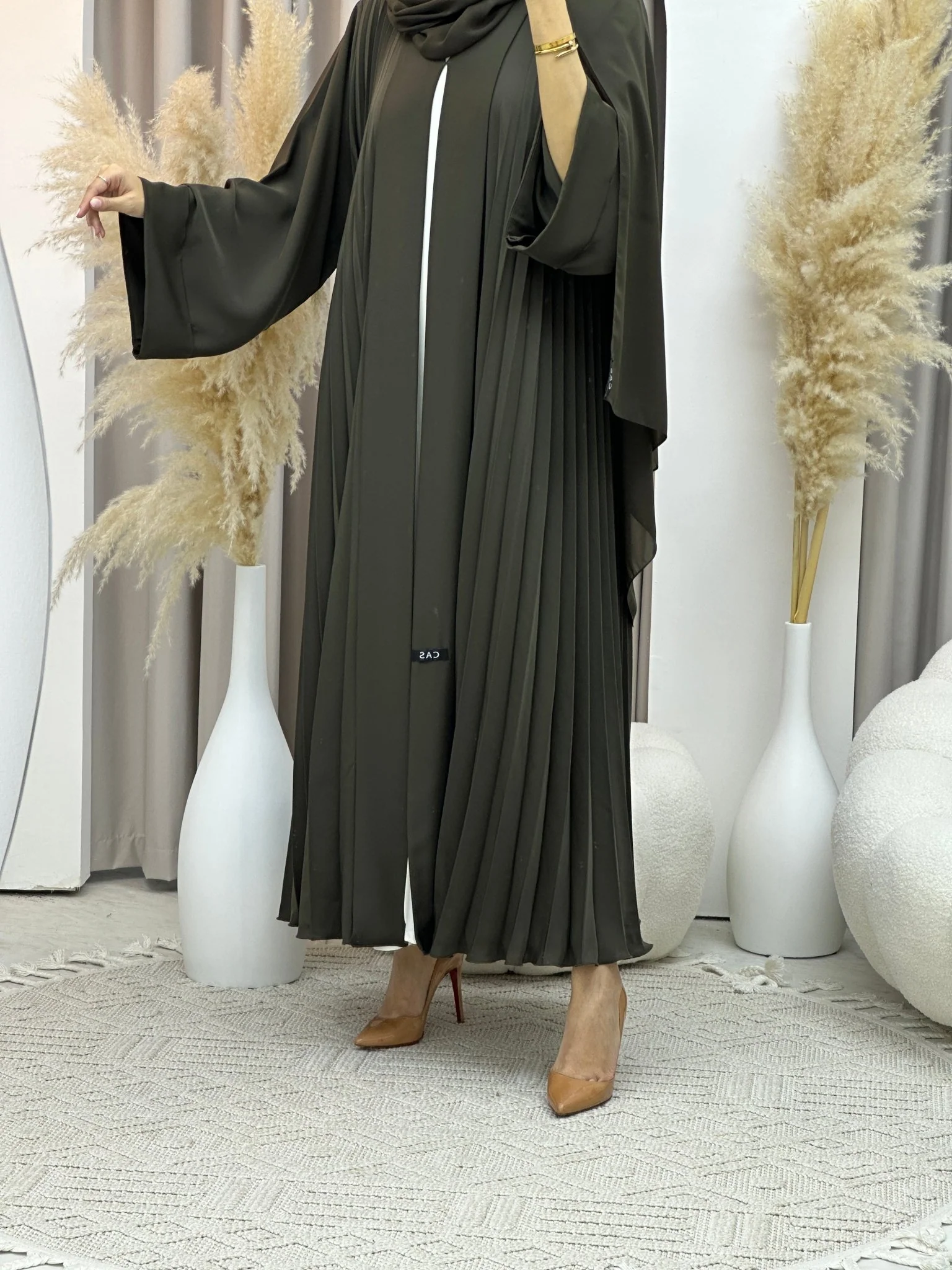 C Plain Olive Green Pleated Abaya - Image 4