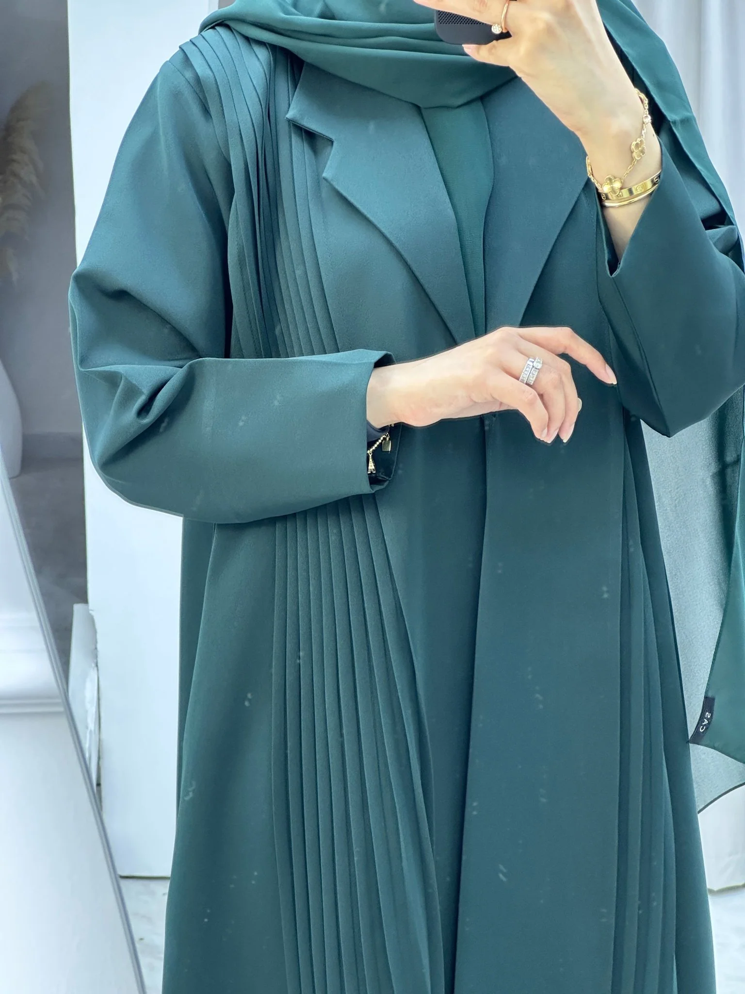 C Pleated Green Abaya Coat - Image 3