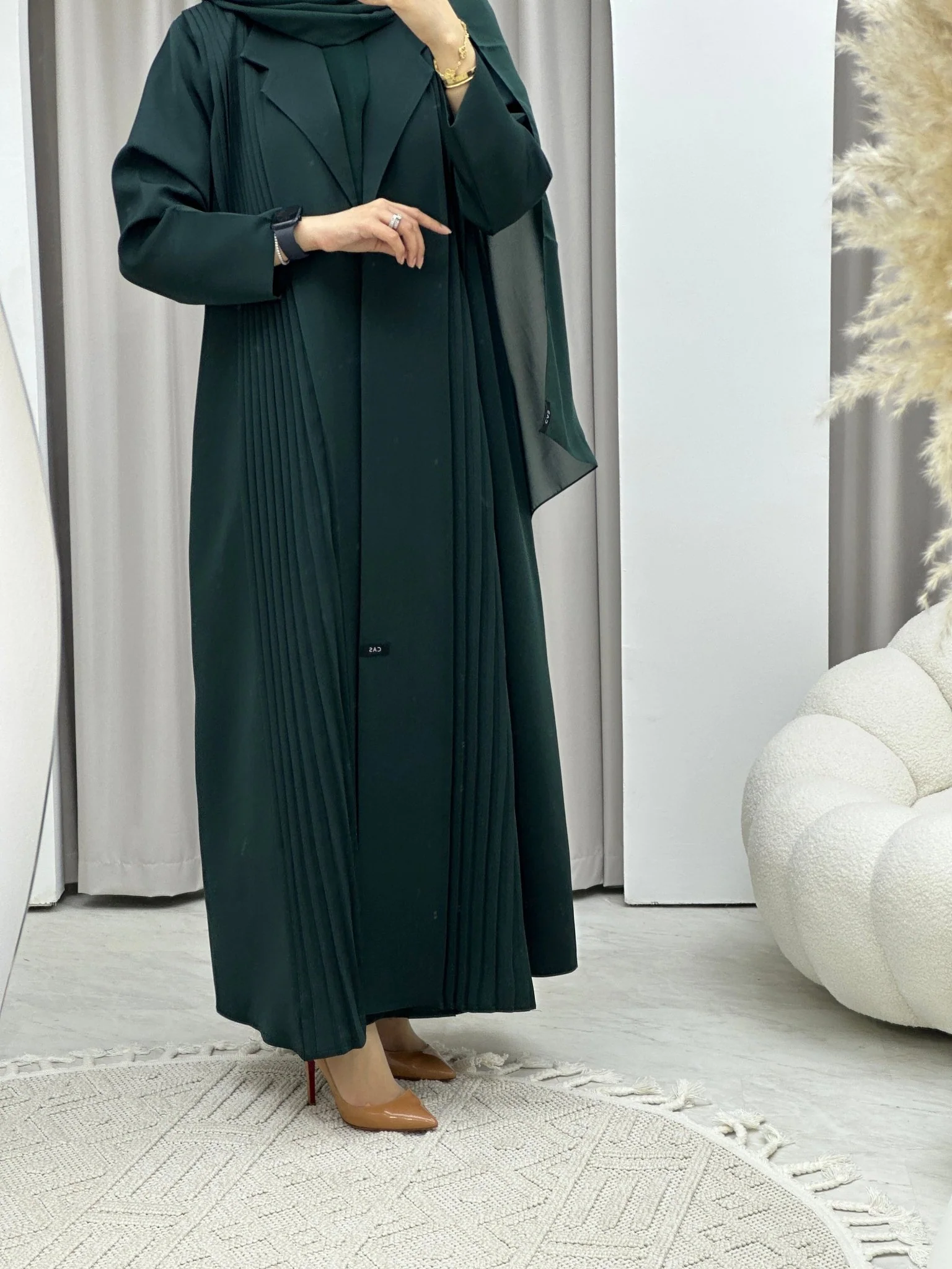 C Pleated Green Abaya Coat - Image 5