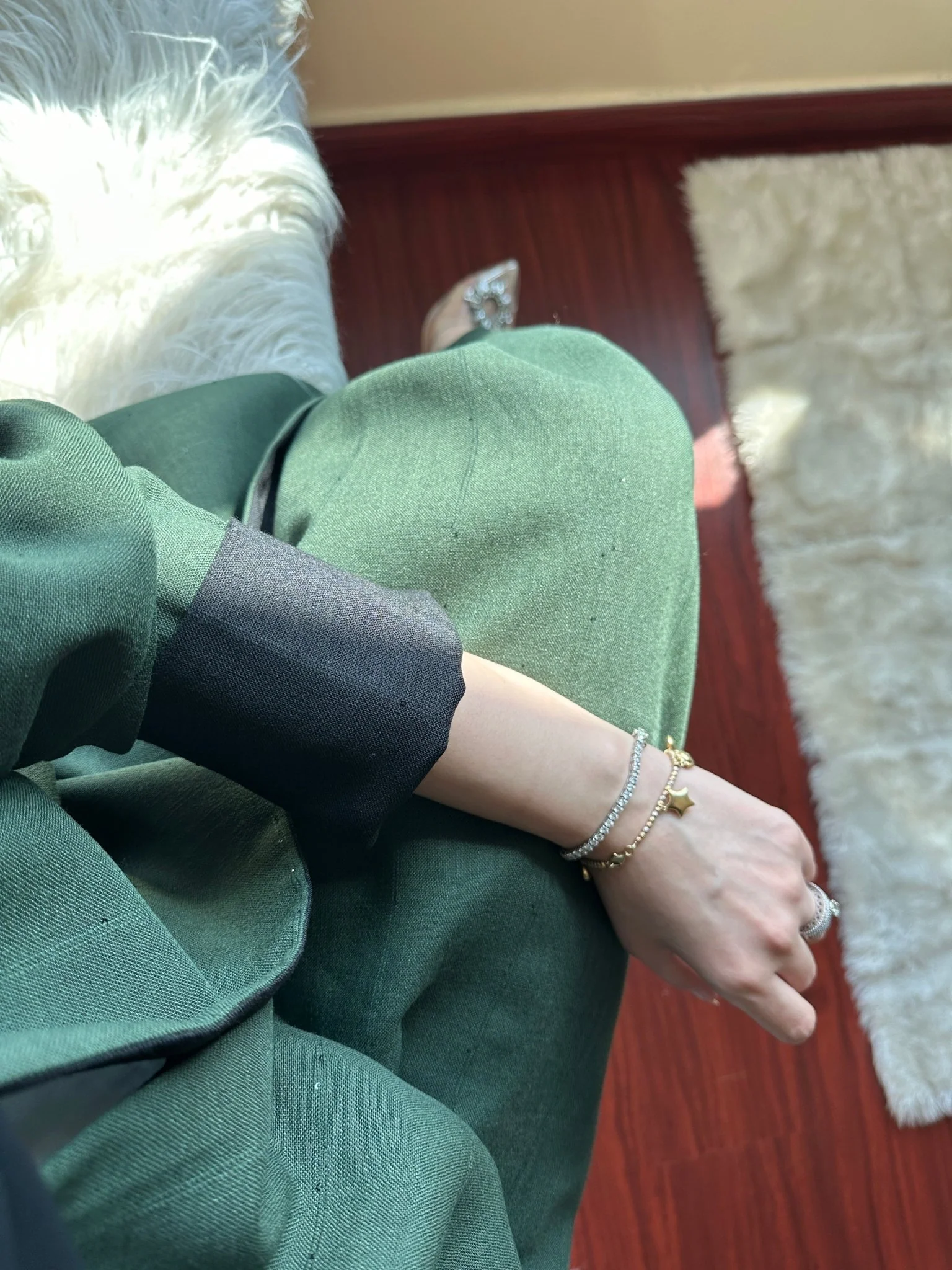 C-Reversible-Black-Green-Linen-Abaya - Image 10