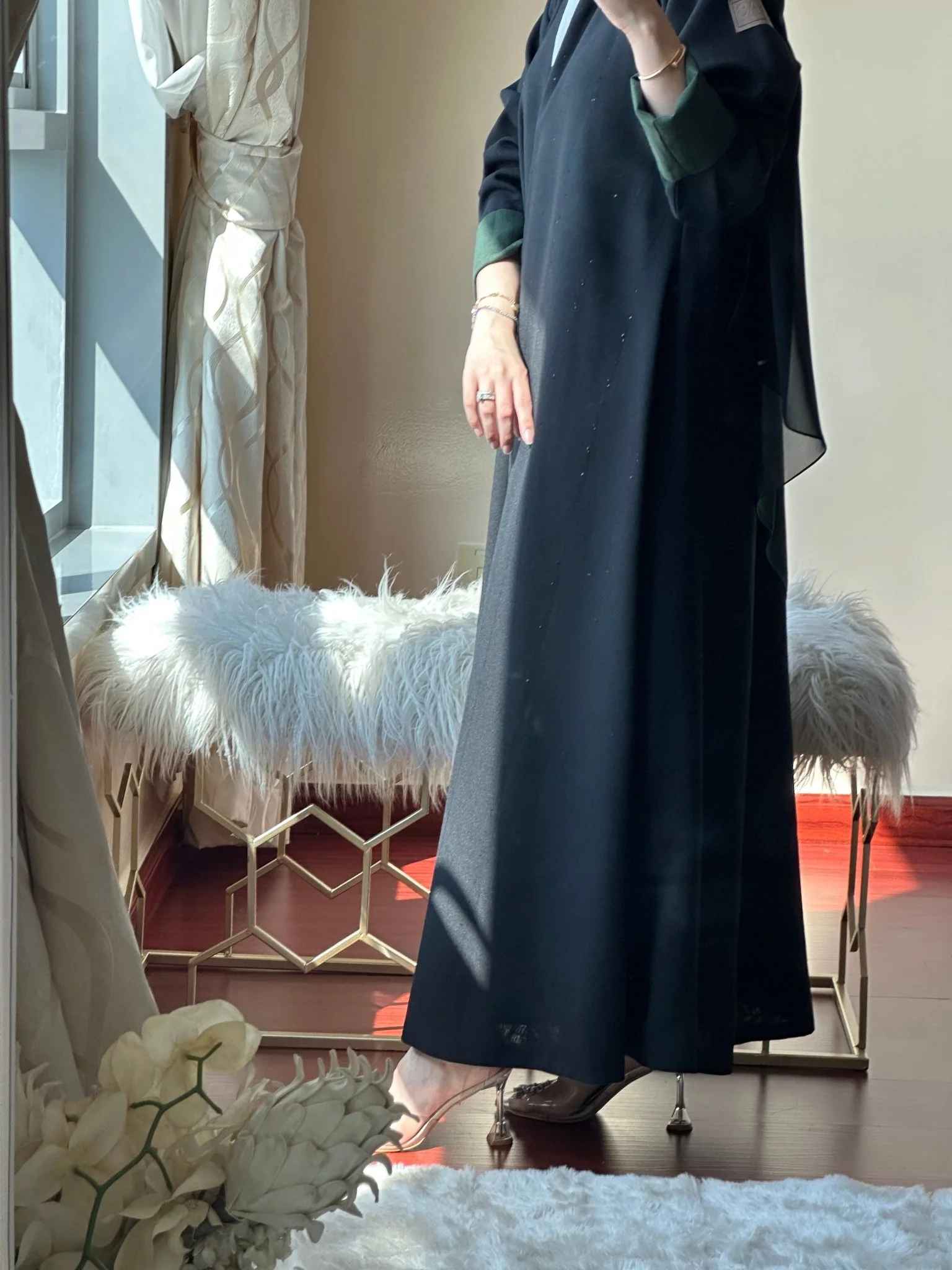 C-Reversible-Black-Green-Linen-Abaya - Image 3