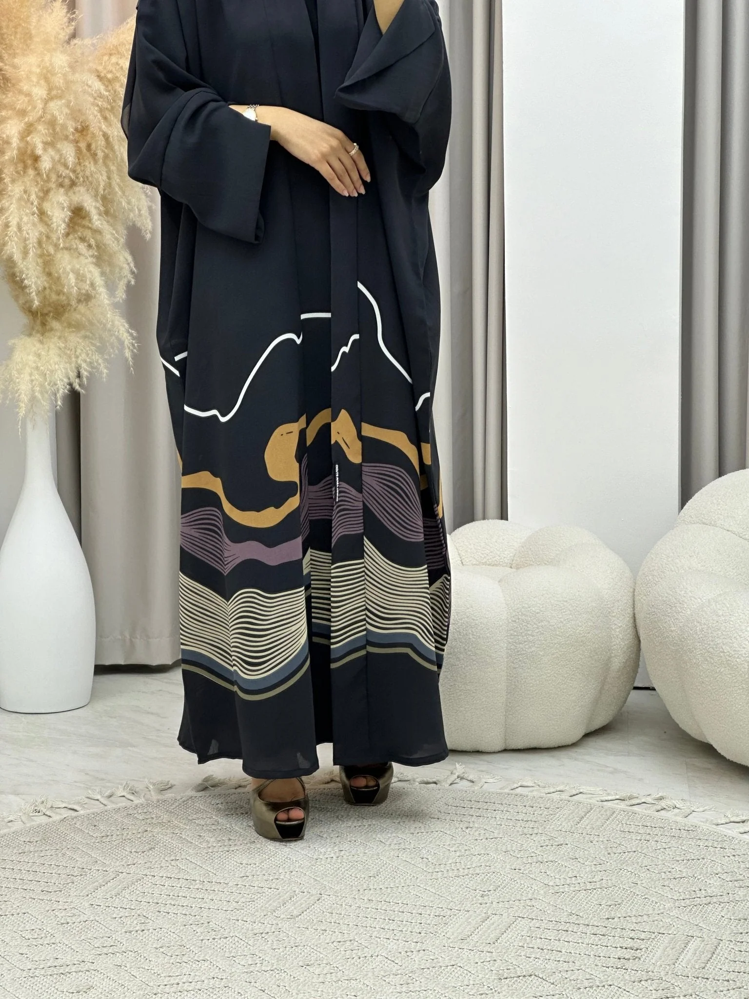 C RTW 0248-02 Dark Grey Wavy Abaya