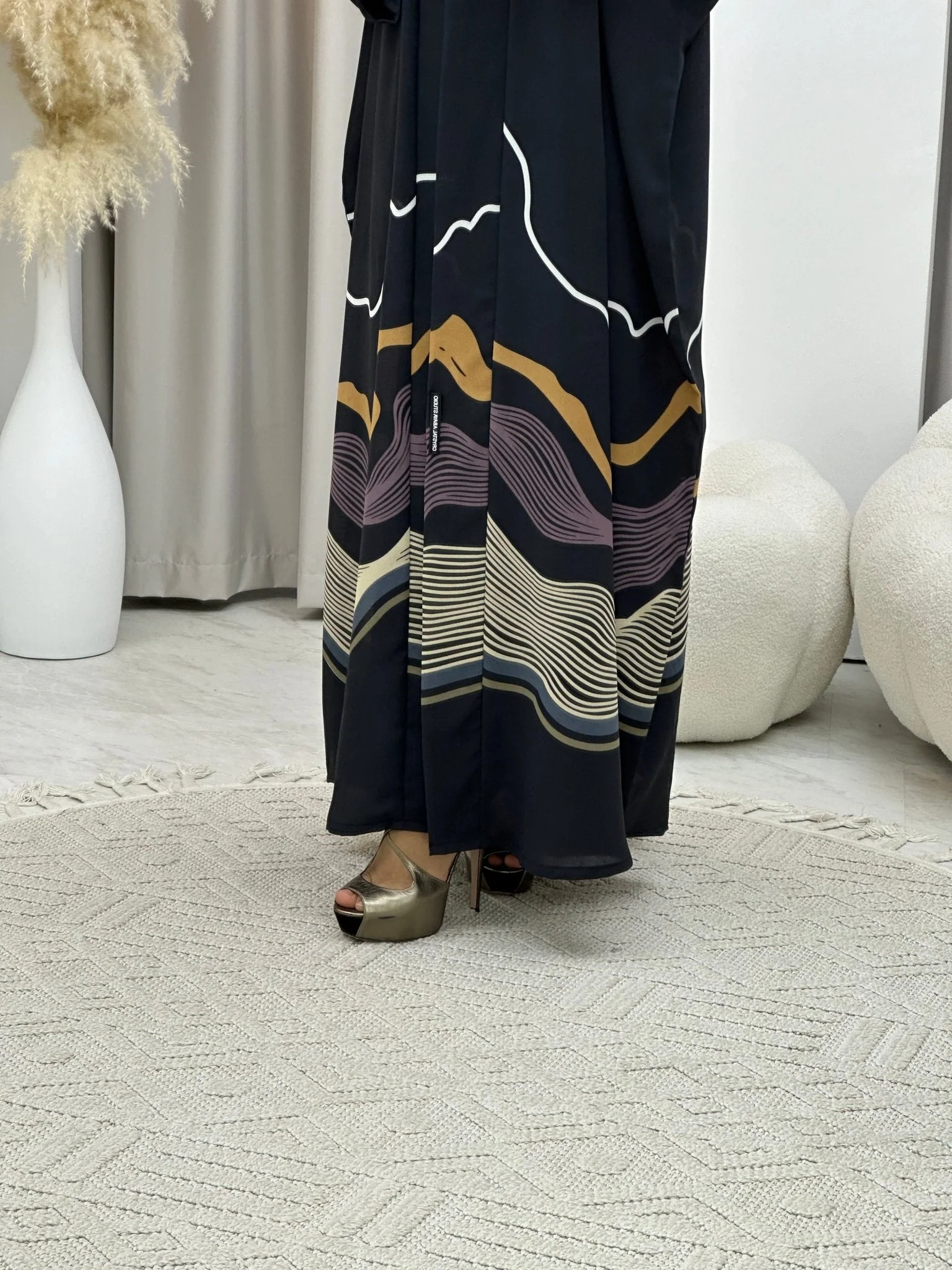 C RTW 0248-02 Dark Grey Wavy Abaya - Image 4