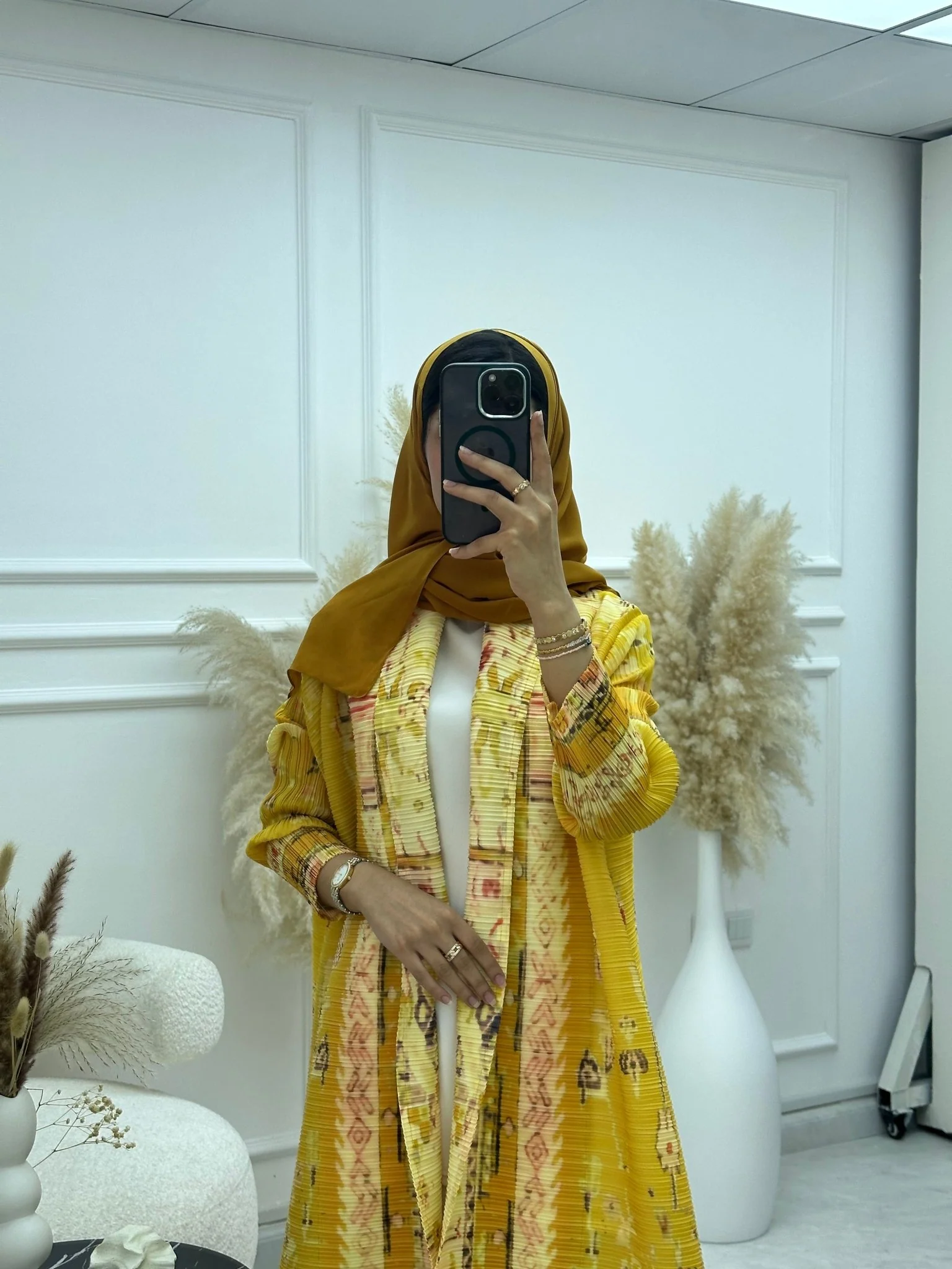 C RTW 05 Yellow Pleated Print Abaya - Image 4