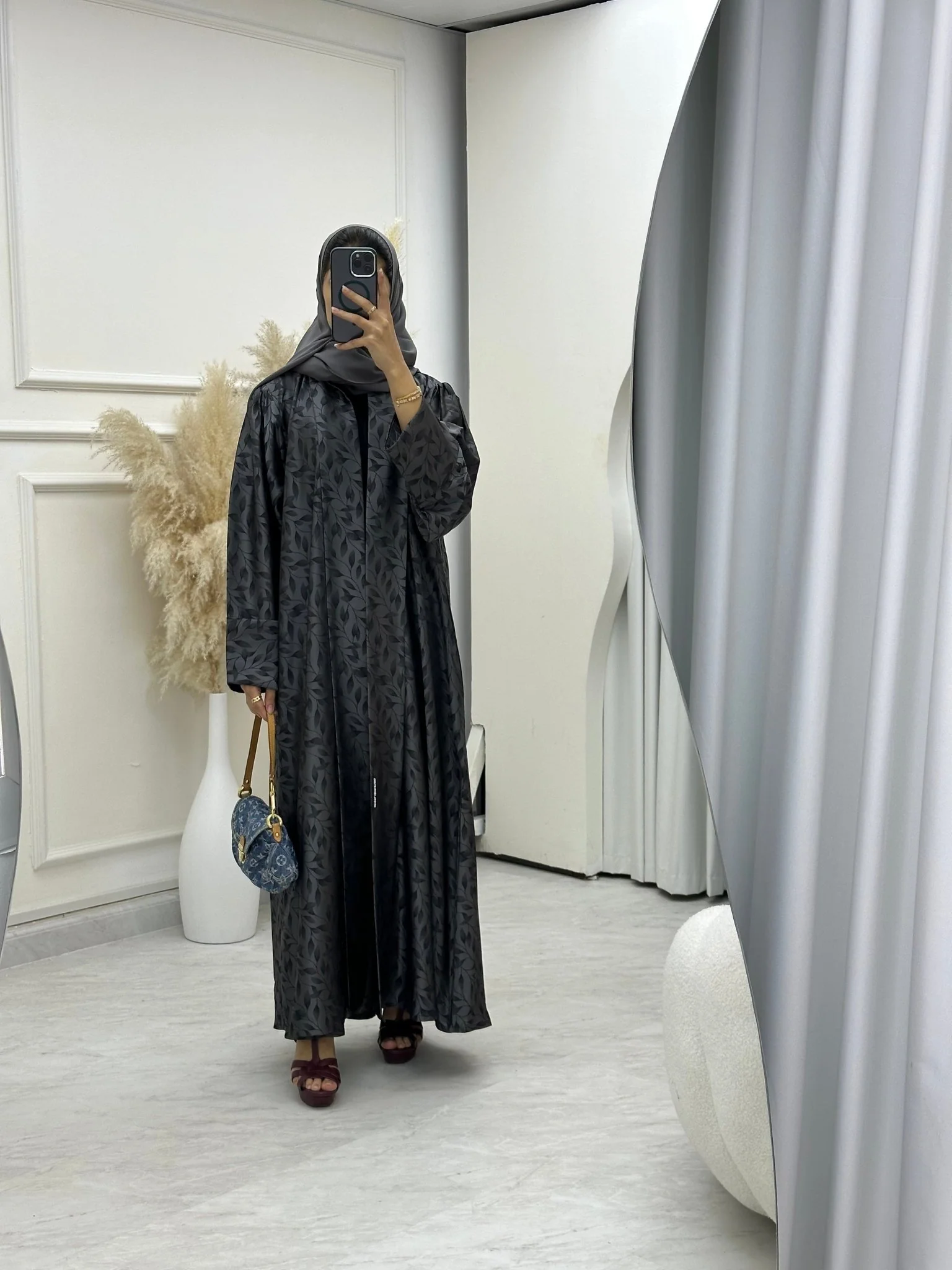C RTW 0632-04 Grey Leaf Print Abaya