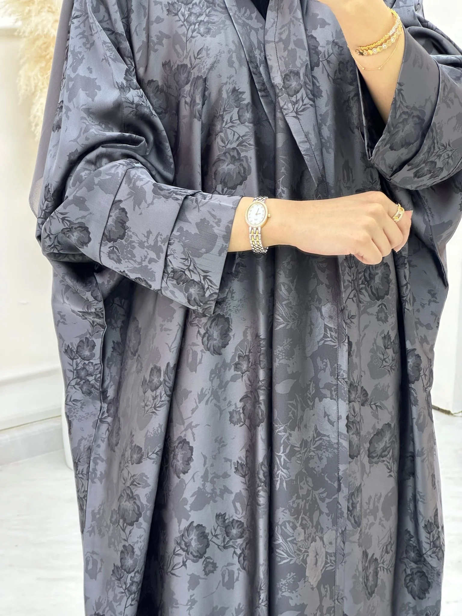 C RTW 0633-04 Grey Bisht Floral Abaya - Image 2