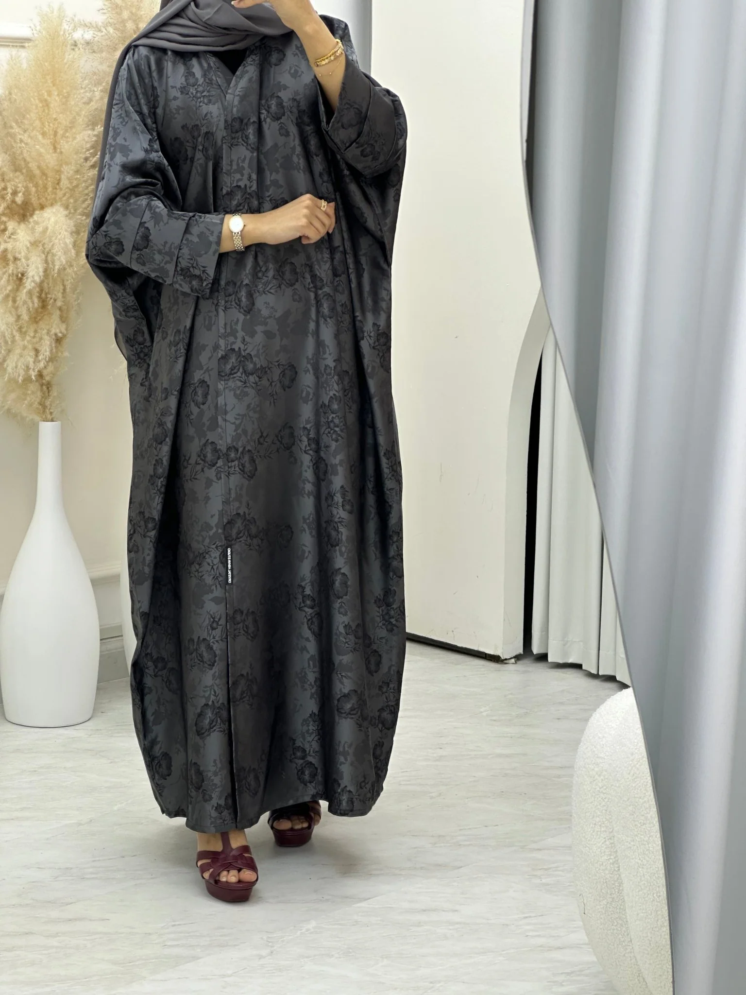 C RTW 0633-04 Grey Bisht Floral Abaya - Image 4