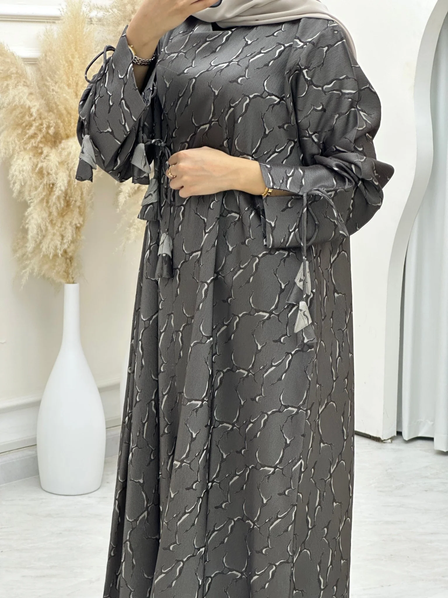 C RTW 0634-01 Beige Ragged Abaya - Image 2