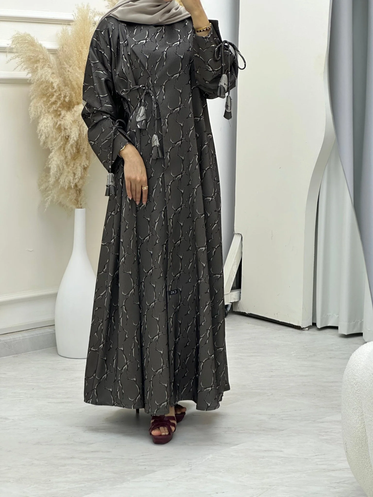 C RTW 0634-01 Beige Ragged Abaya - Image 3