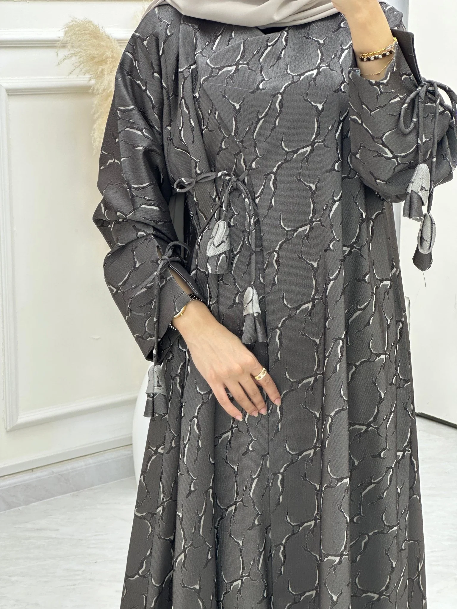 C RTW 0634-01 Beige Ragged Abaya - Image 4