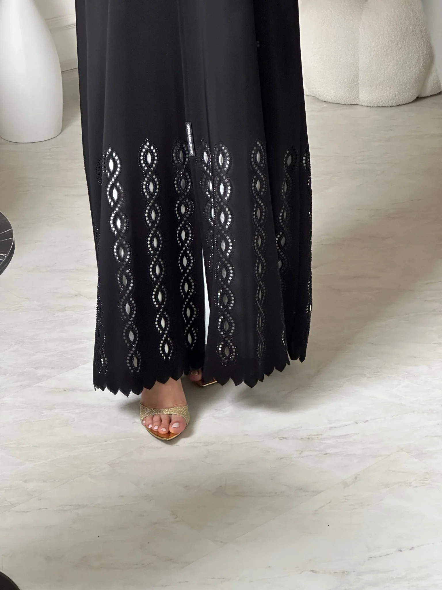 C 0946 Black Lasercut Abaya - Image 3