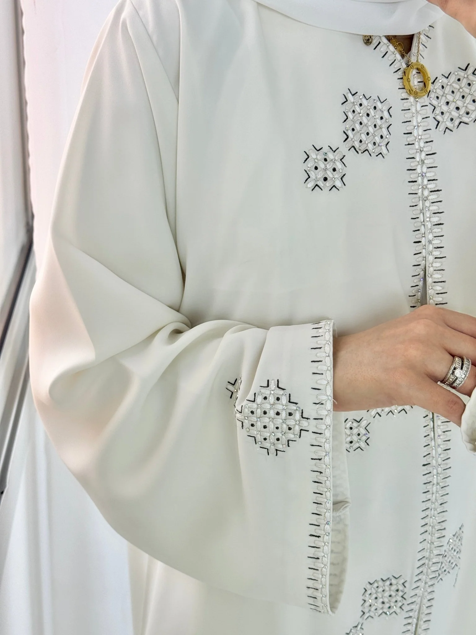C 1320 Off White Embroidered Abaya - Image 3