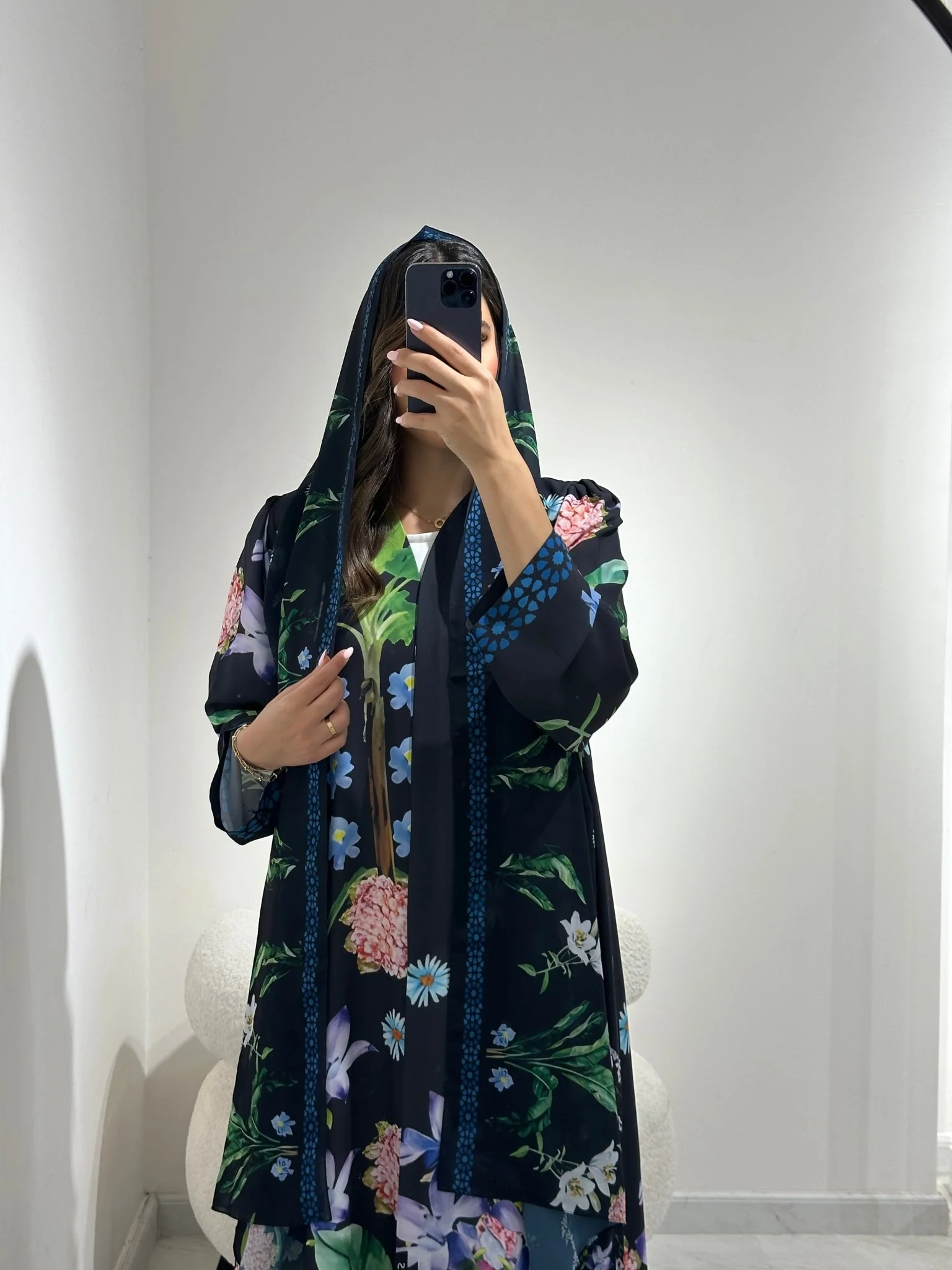C 1367 Black Tropical Printed Abaya - Image 3