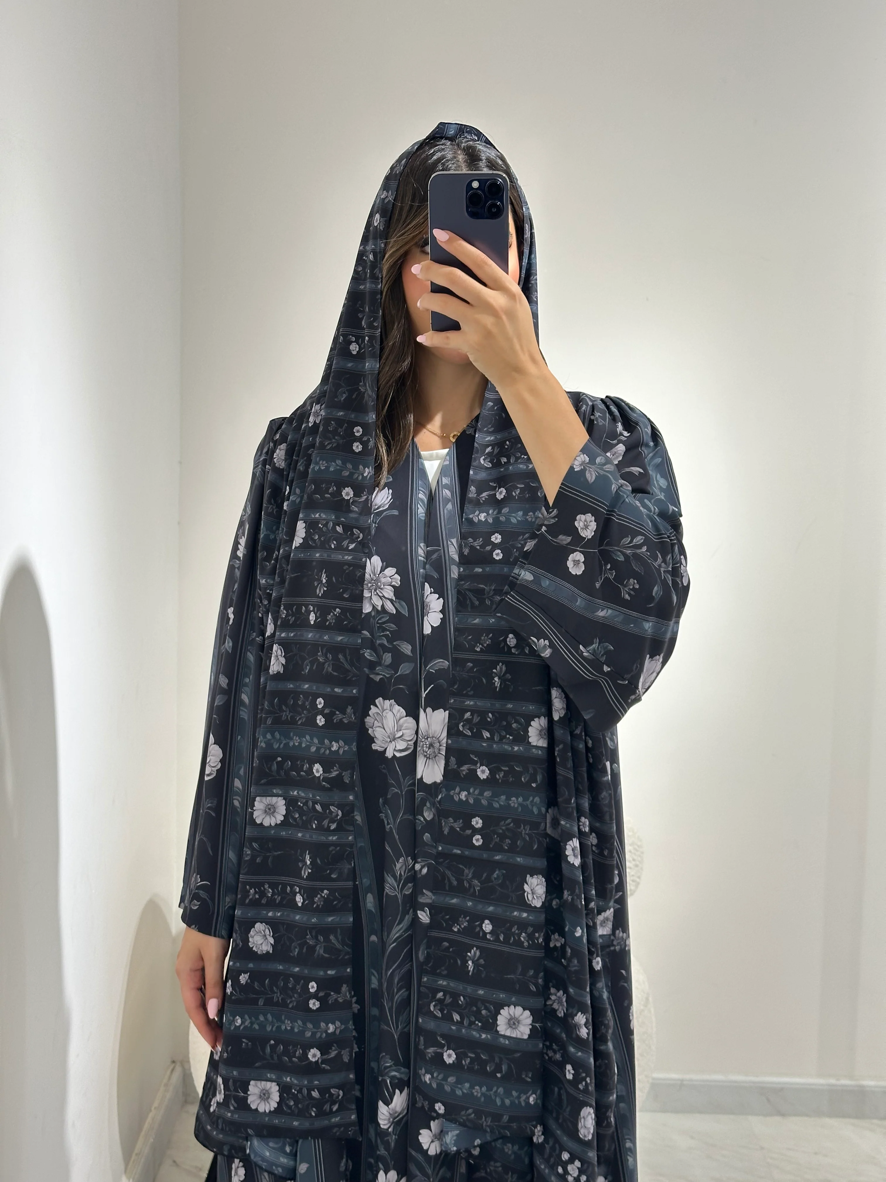 C 1373 Dark Grey Floral Abaya - Image 3