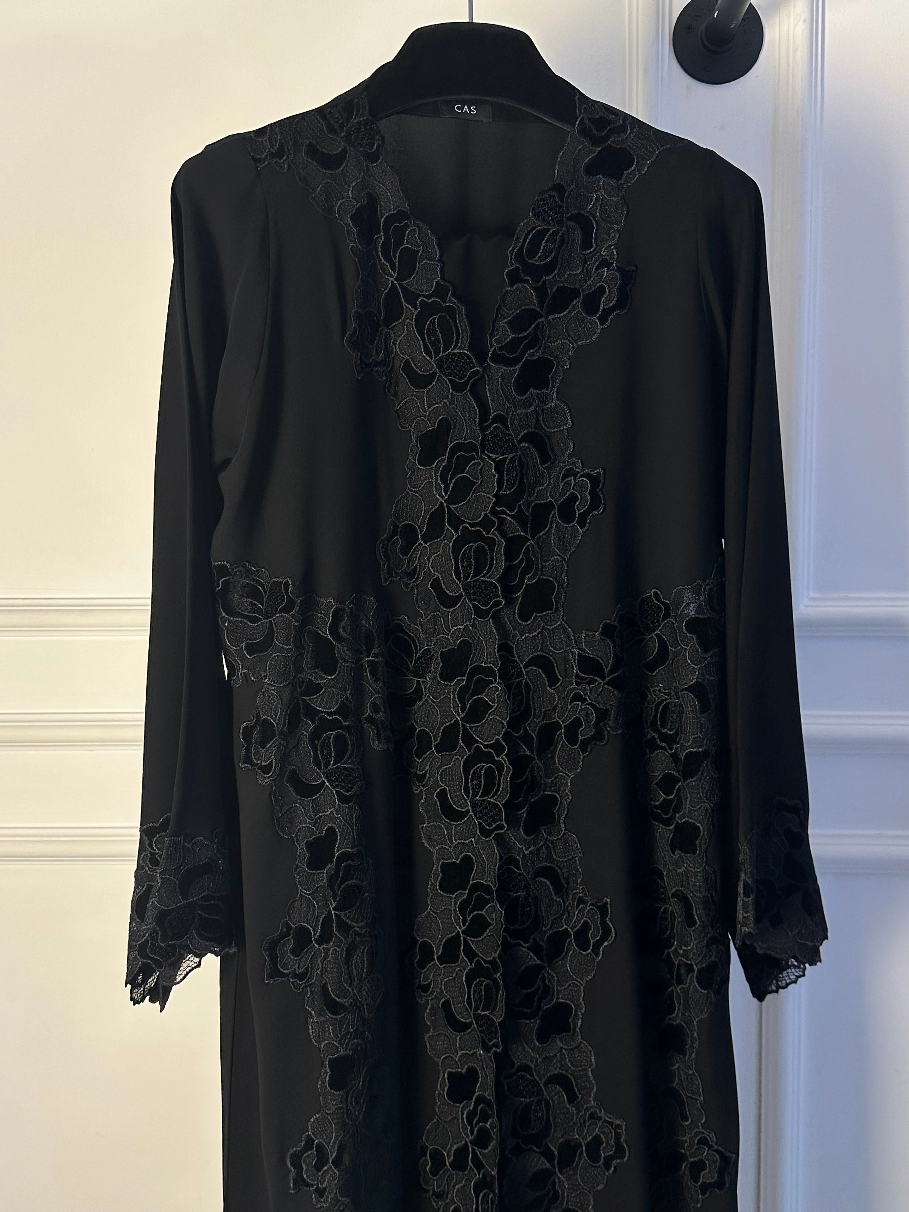 C RTW 1776 Black Velvet Lace Abaya - Image 3