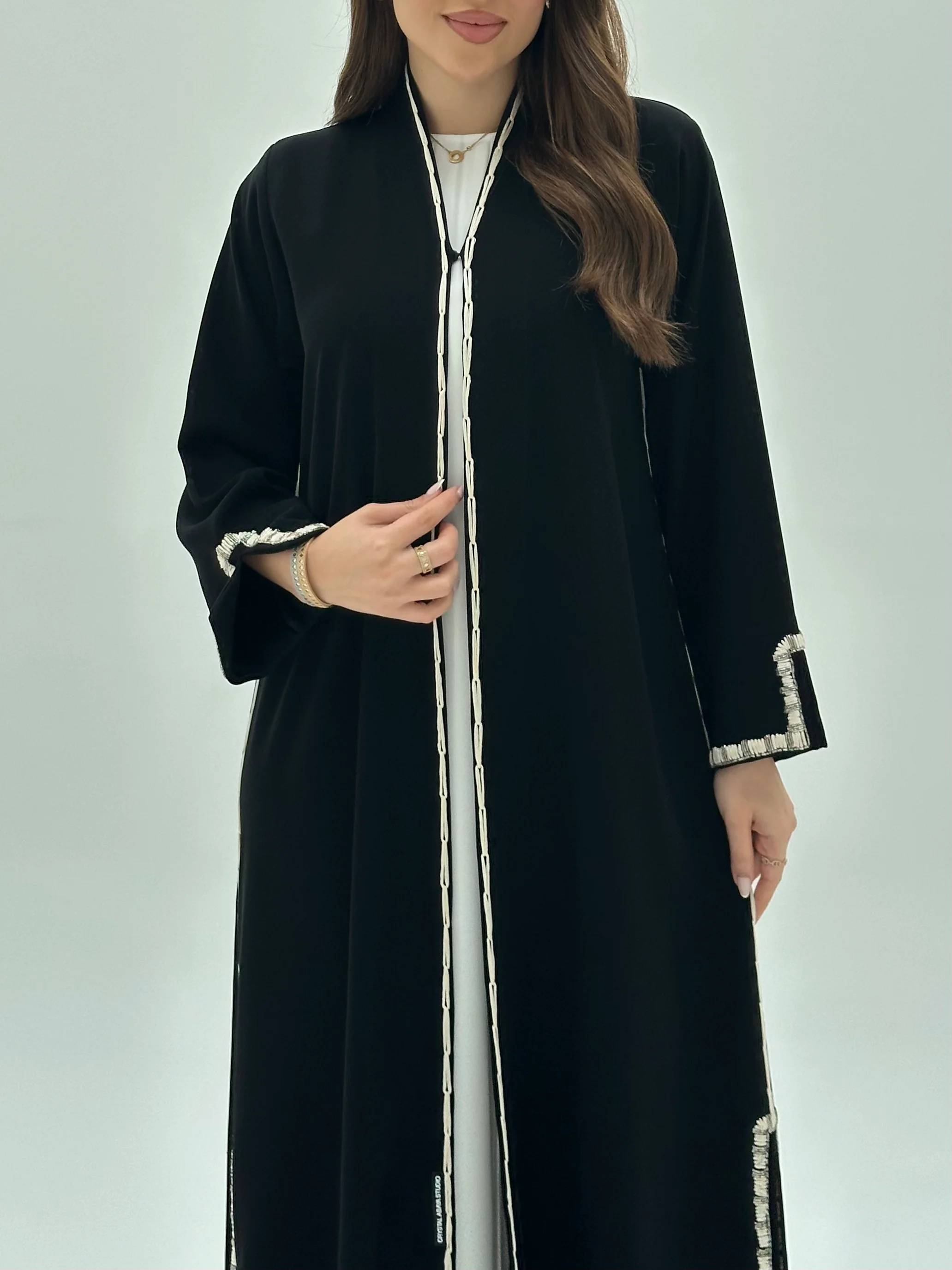 C RTW 1947 Black Embroidered Abaya - Image 4