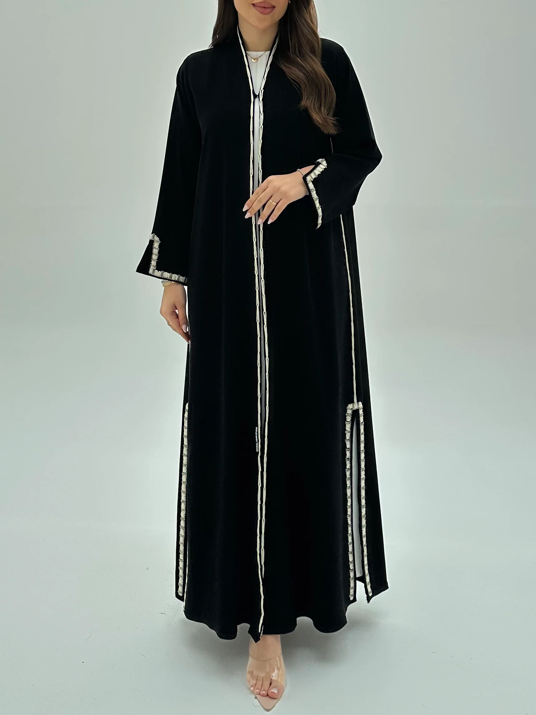 C RTW 1947 Black Embroidered Abaya - Image 5
