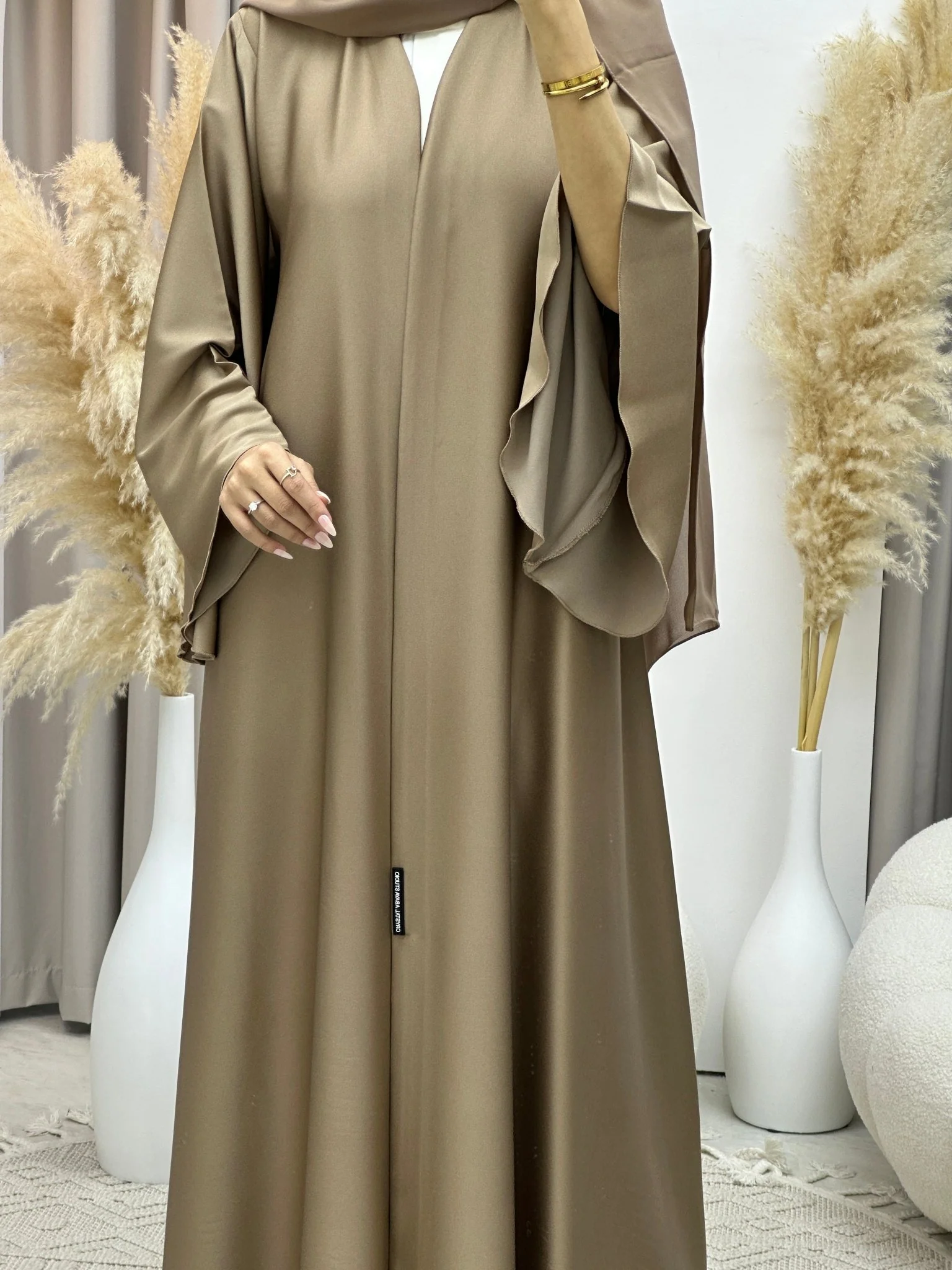 C RTW Beige Kloosh Duotone Abaya - Image 2