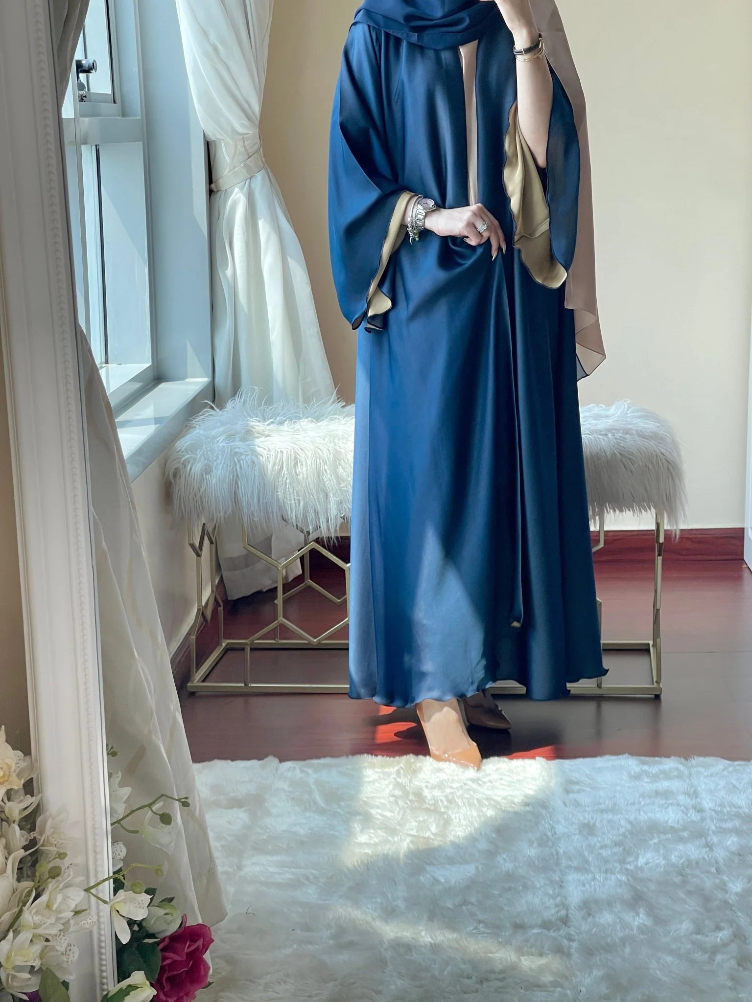 C-RTW-Blue-Beige-Duotone-Abaya - Image 5