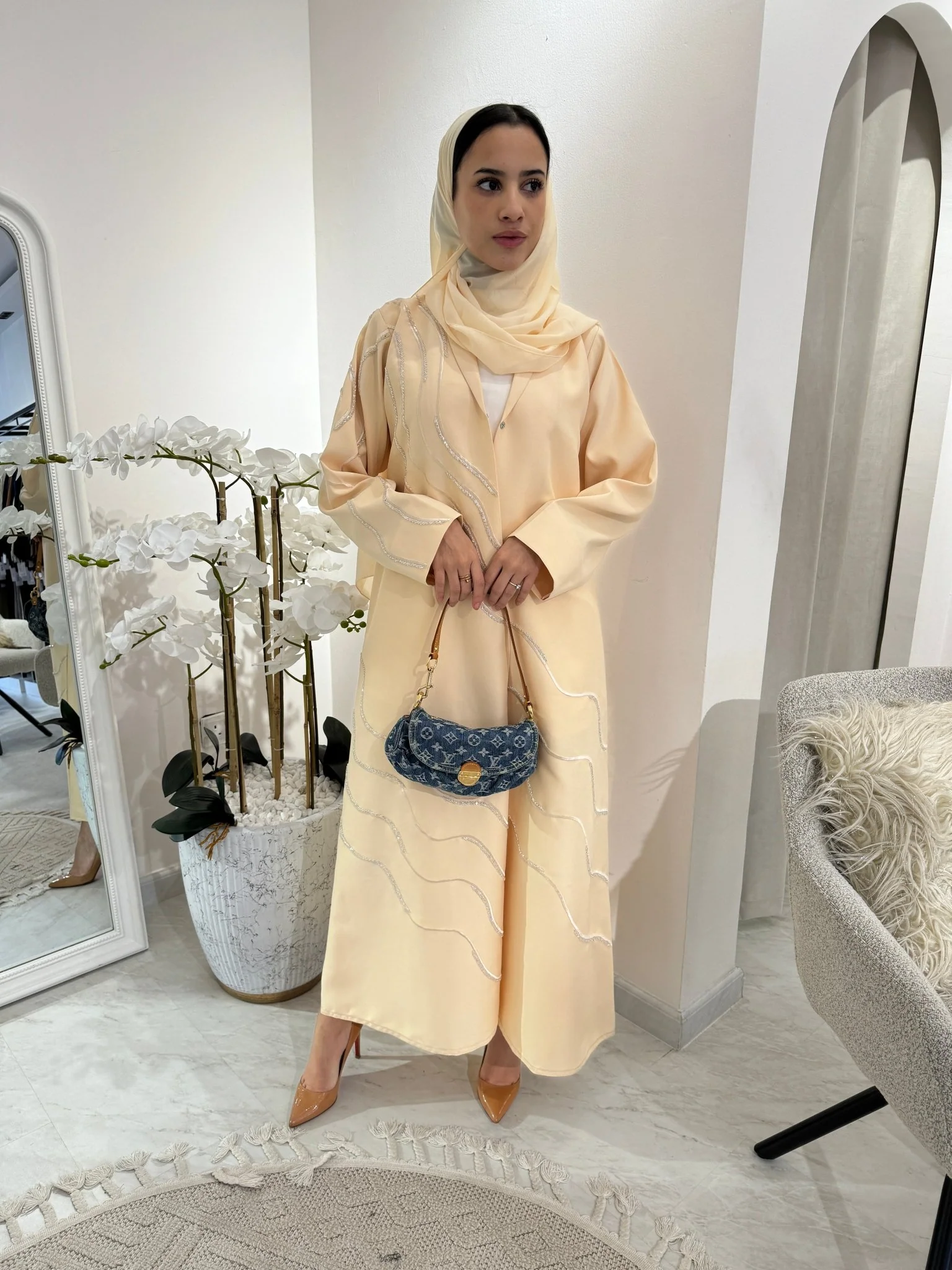 C RTW Cream Wave Embroidery Abaya - Image 6