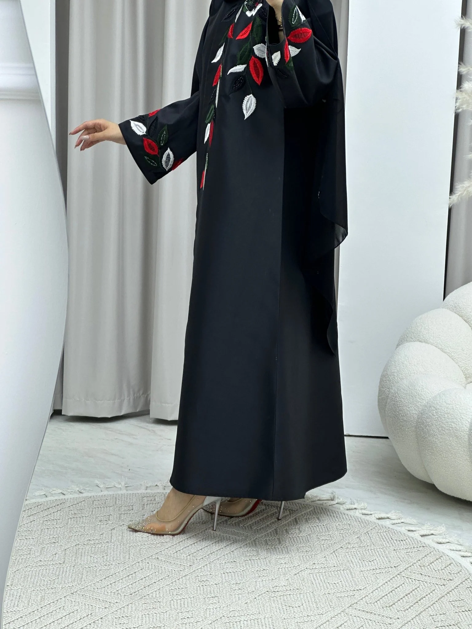 C RTW Emirati National Day Abaya Set 02 - Image 4