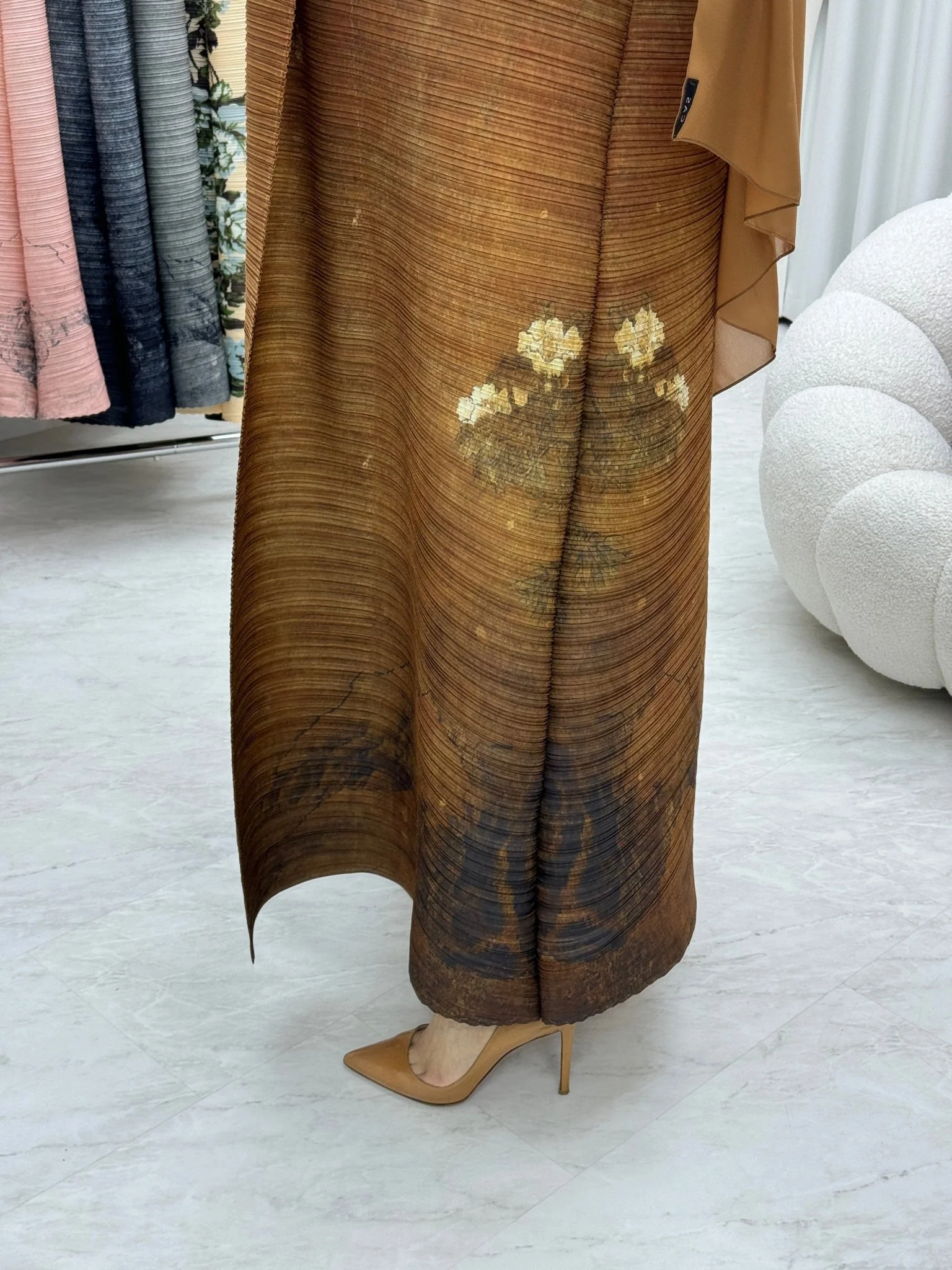 C RTW Mustard Pleated Print Abaya - Image 6