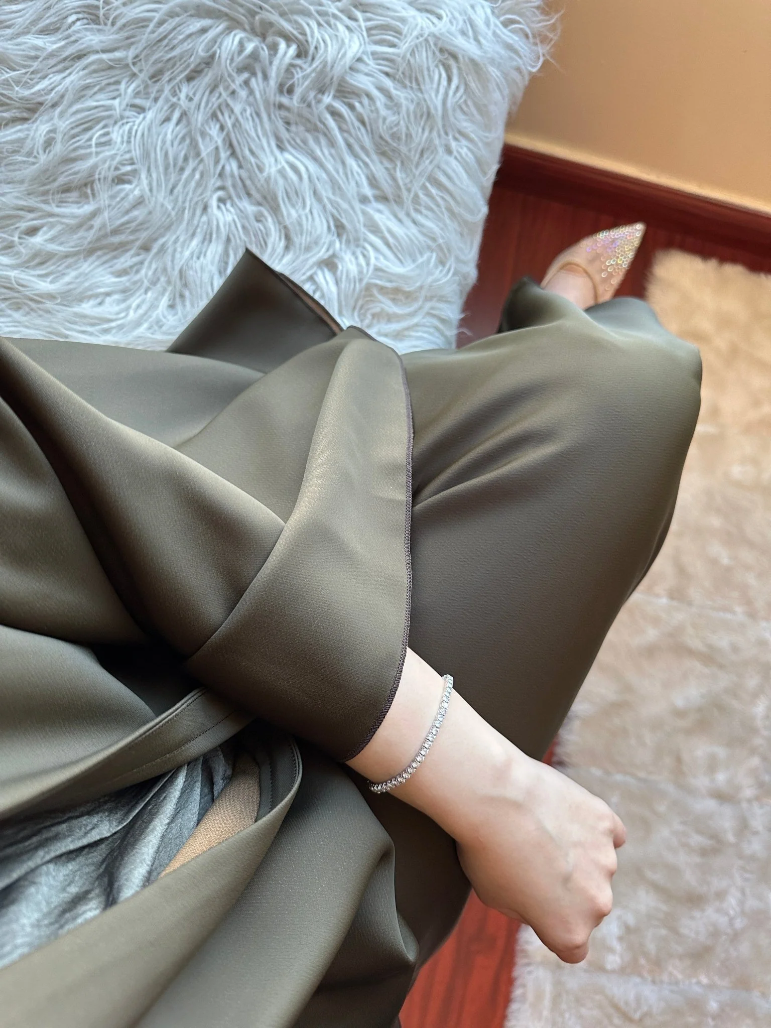 C RTW OliveGreen Gold Duotone Abaya - Image 10