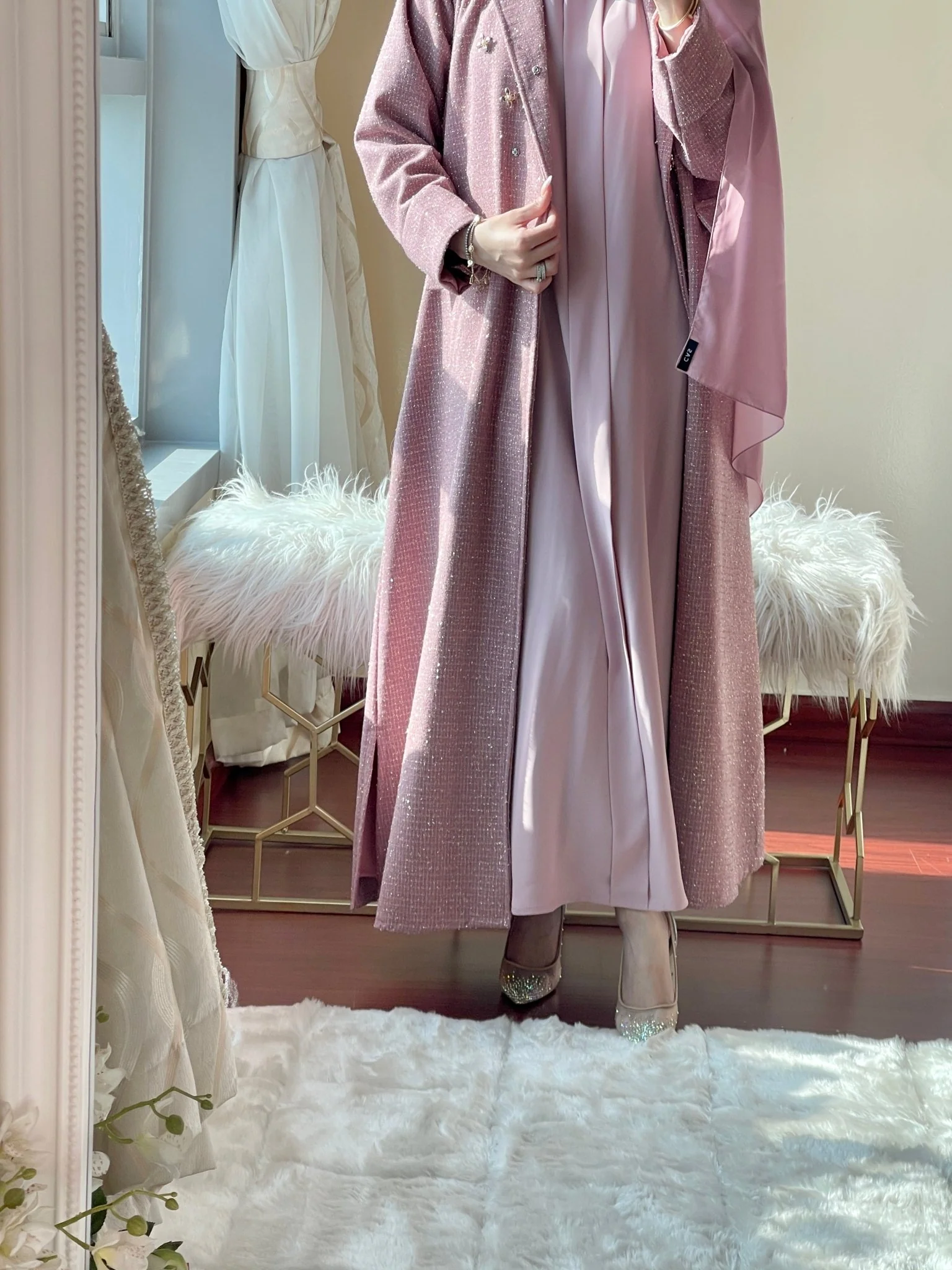 C-RTW-Pink-Gold-Tweed-Abaya-2023 - Image 4