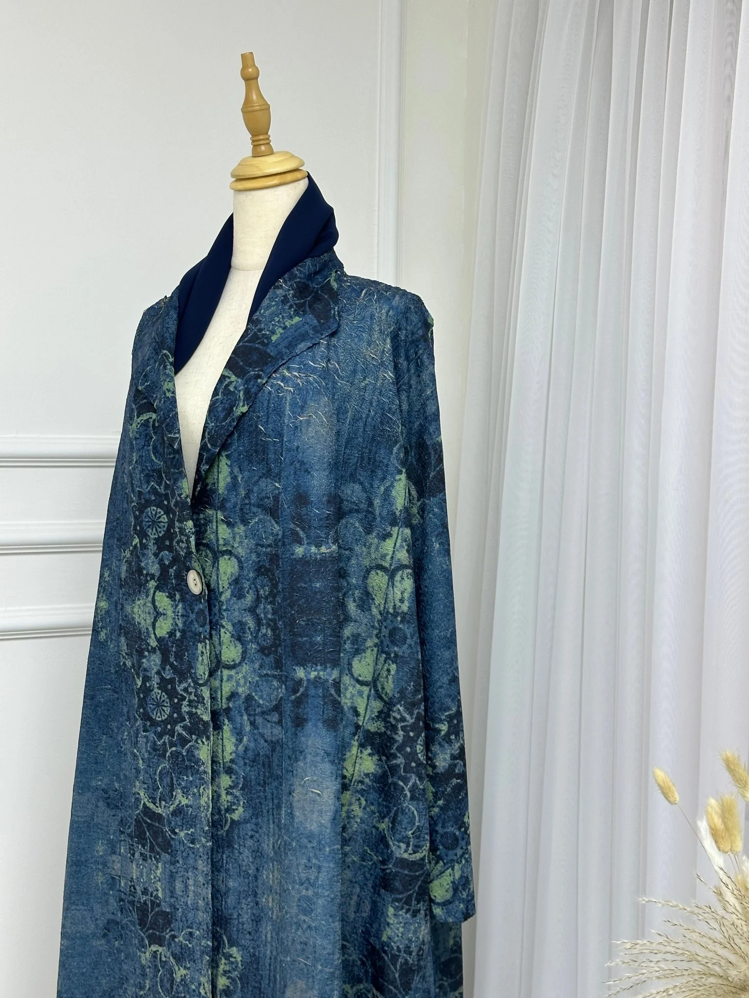 C RTW Turquoise Floral Printed Abaya - Image 4