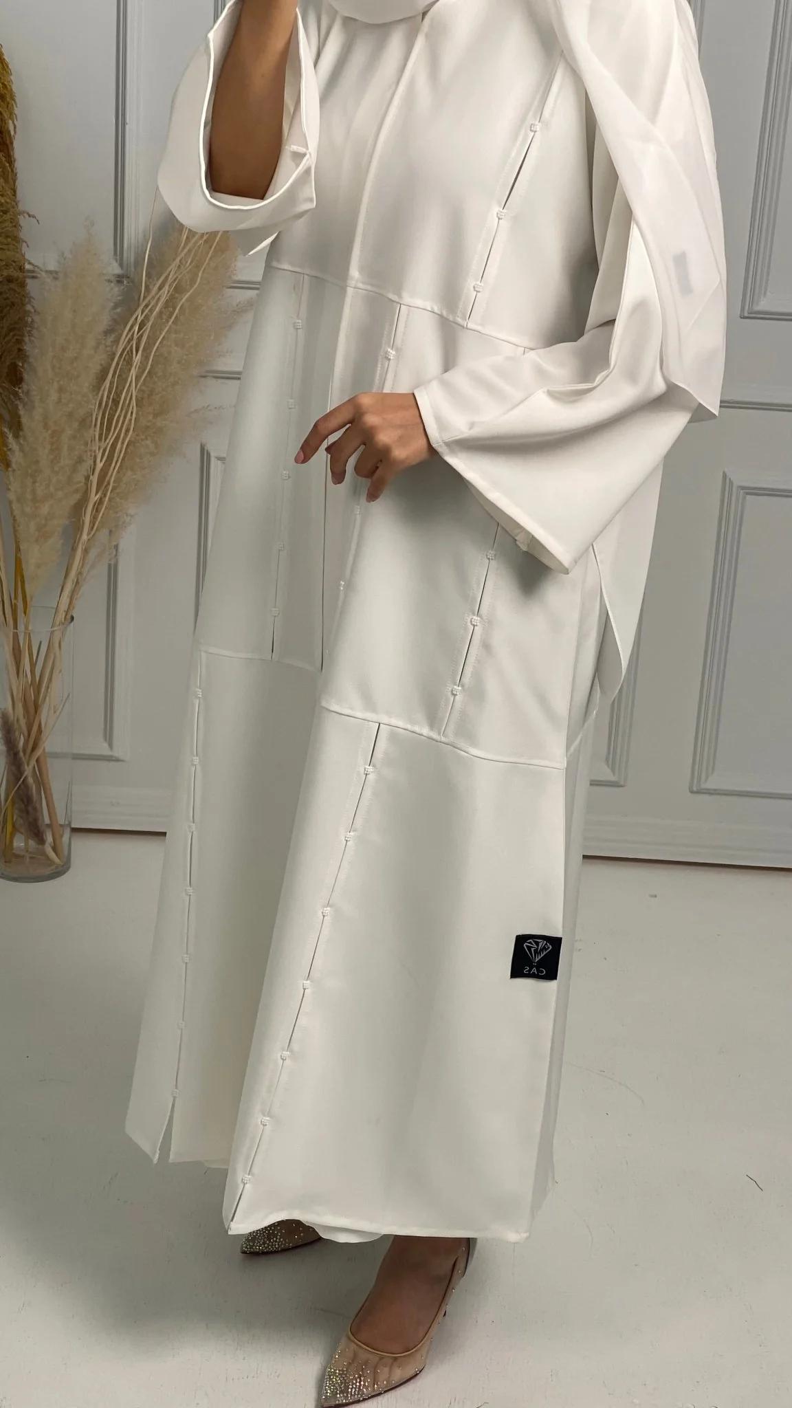 C RTW White Crepe Pleat Abaya - Image 6