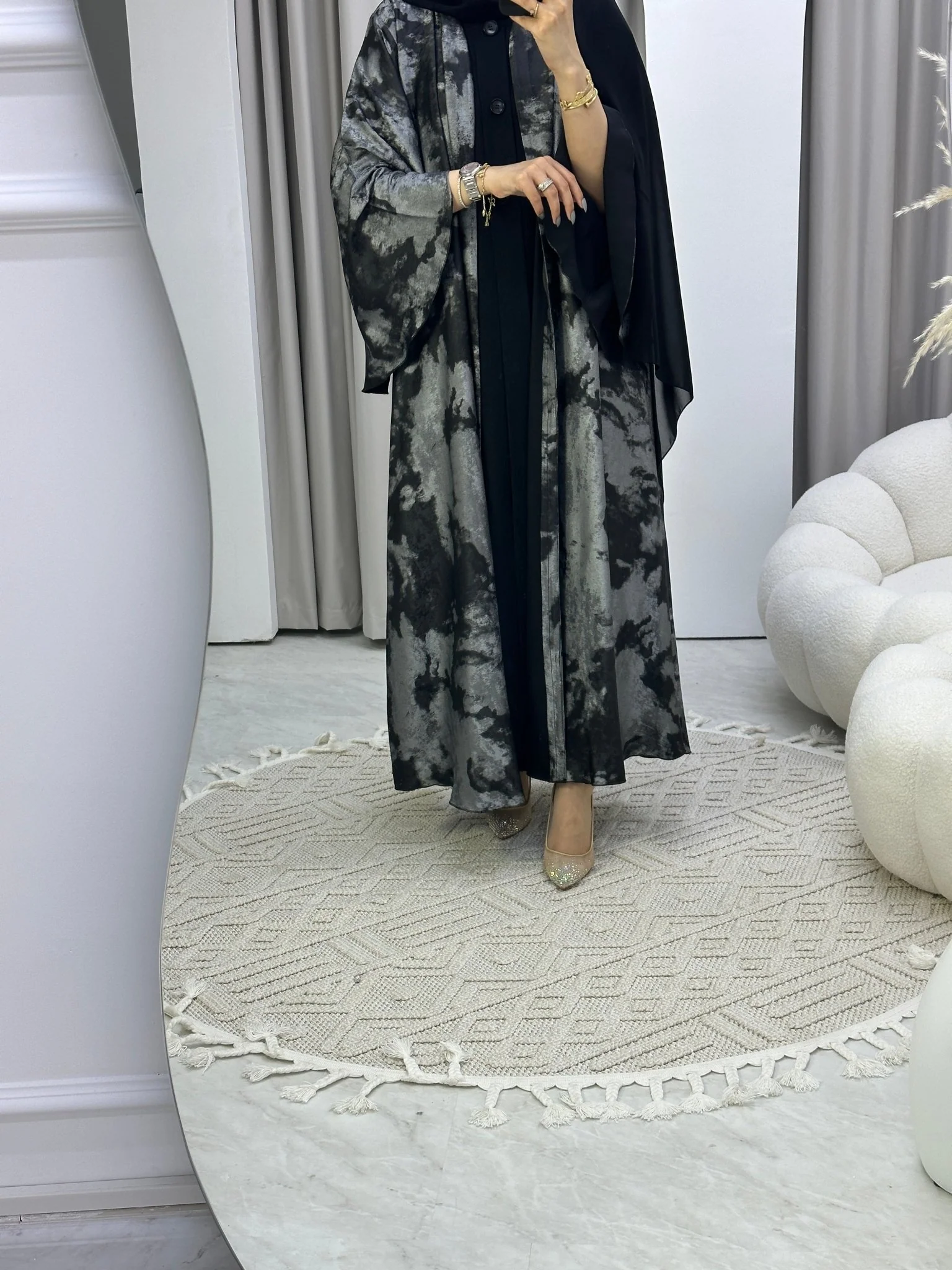 C Shimmer Black Bisht Abaya - Image 3