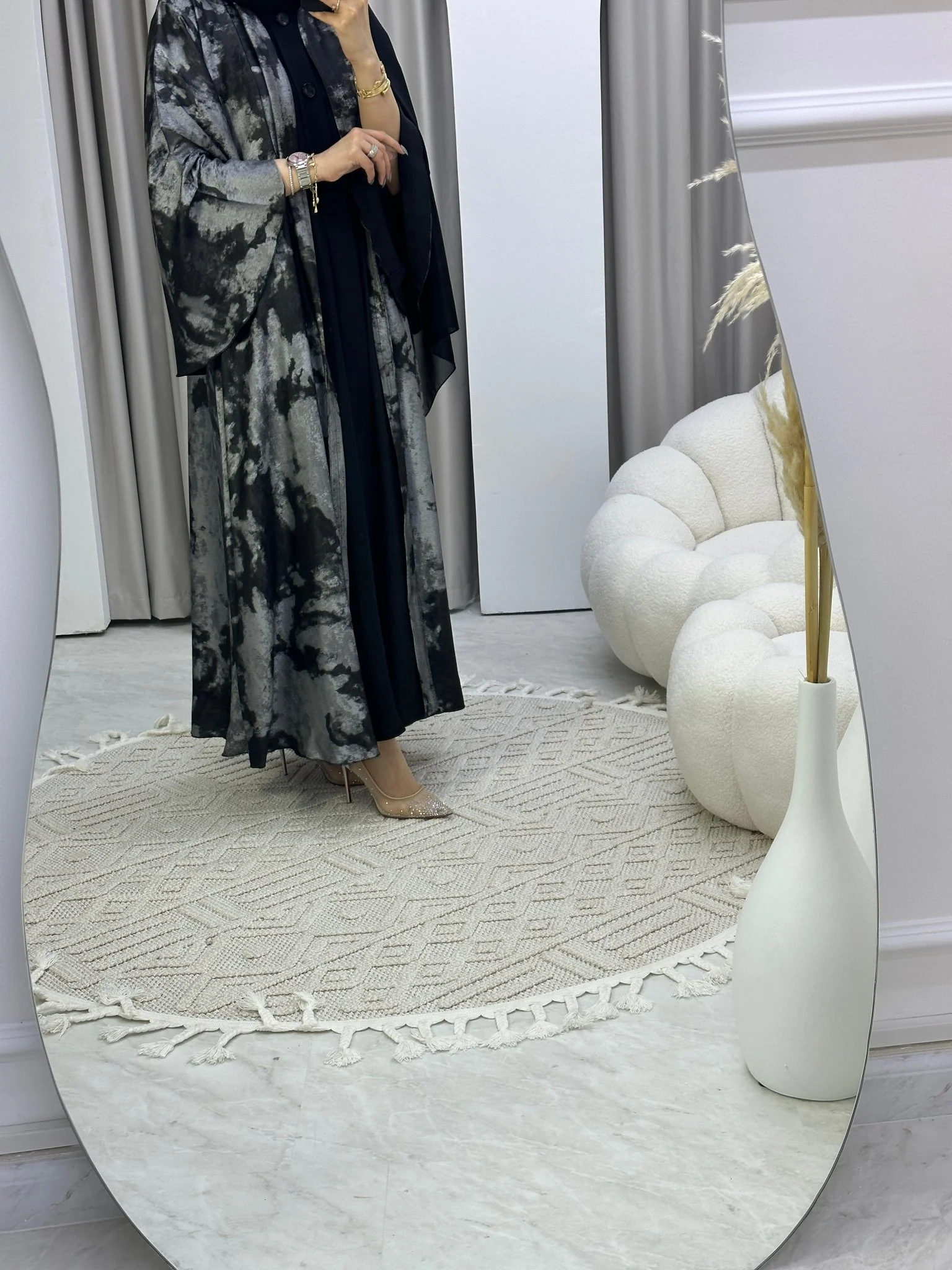 C Shimmer Black Bisht Abaya - Image 4