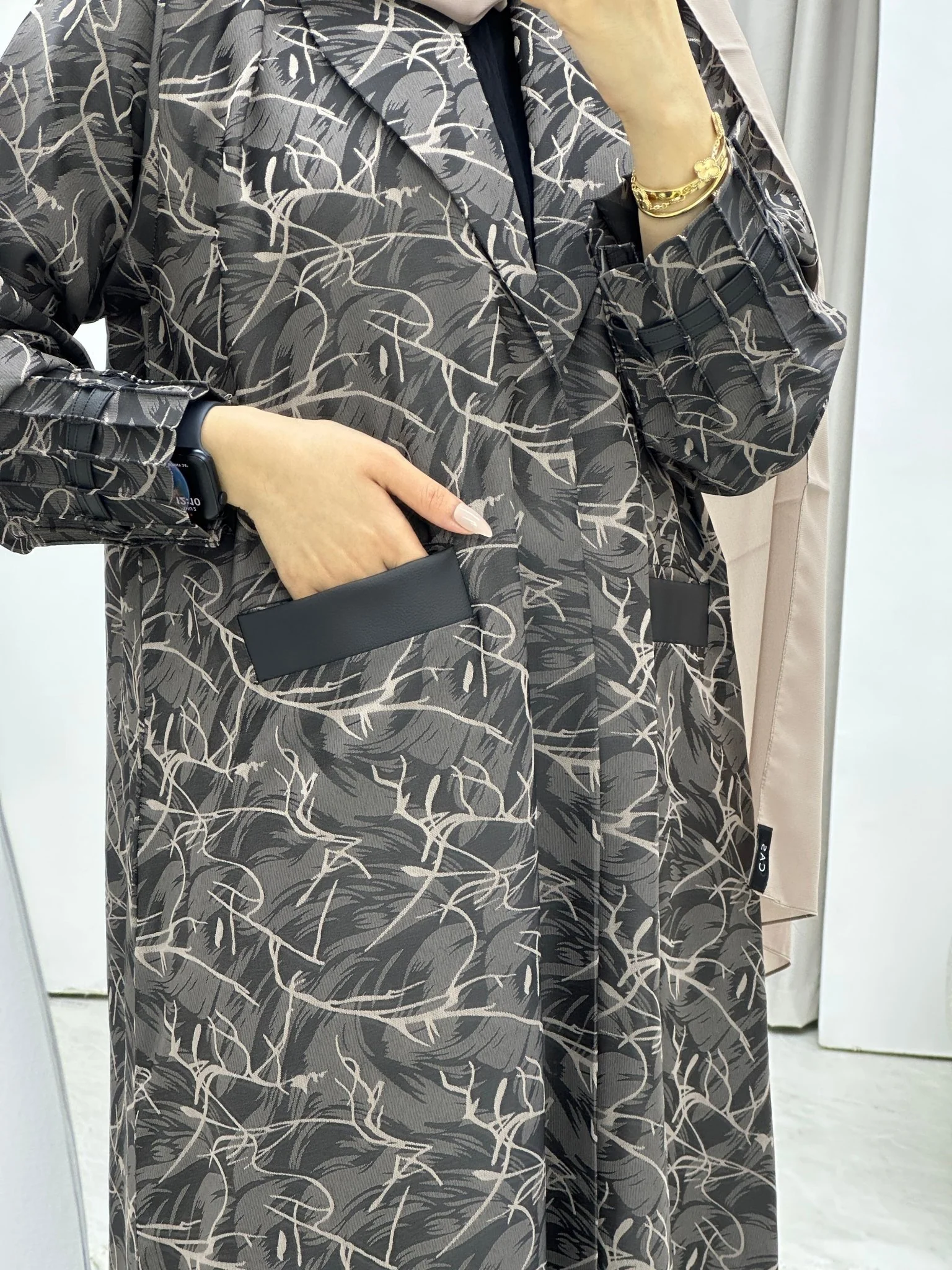 C Swirl Print Beige Coat Abaya - Image 3