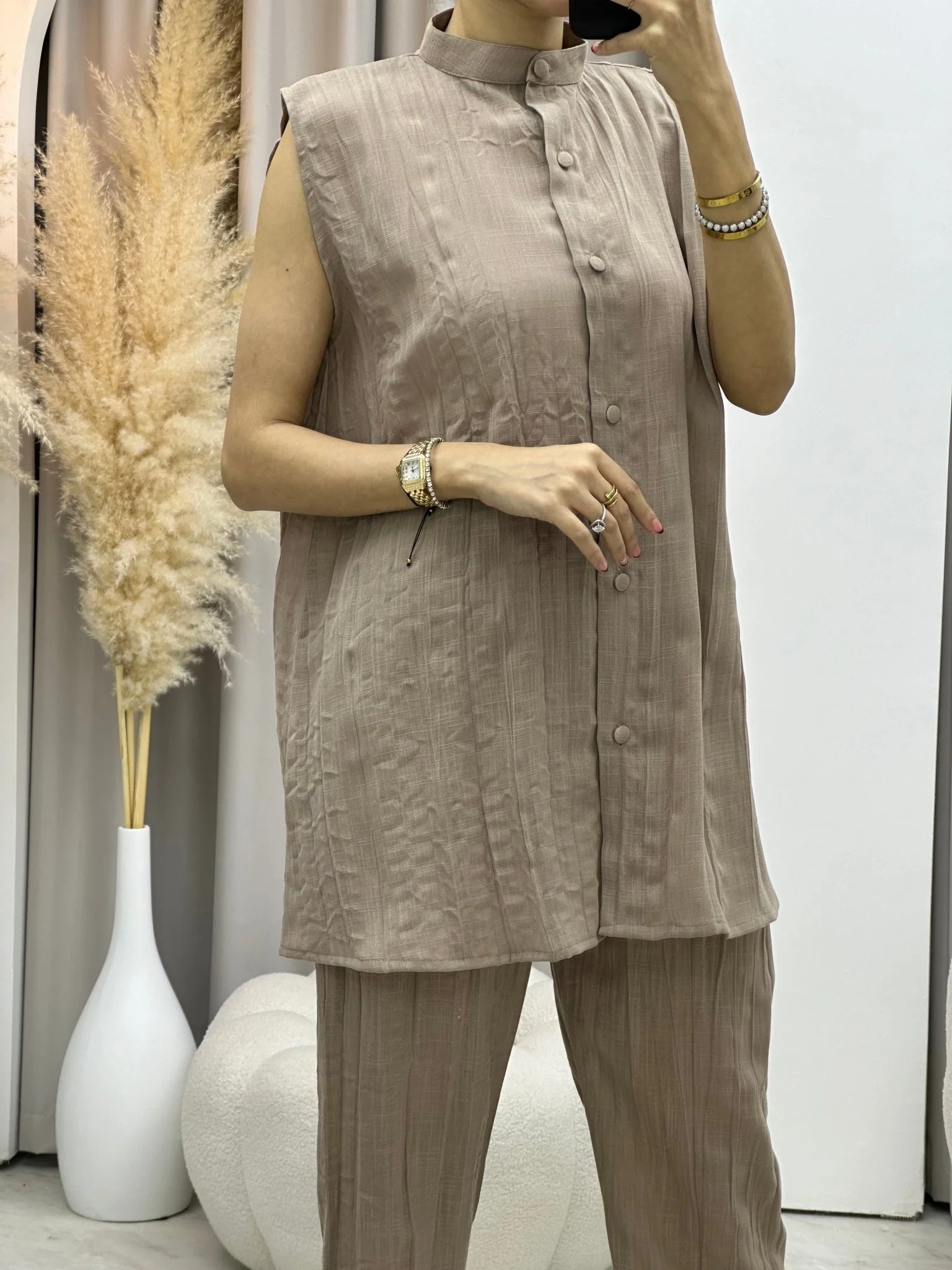 C Tan Pleated Linen Inner Set - Image 4