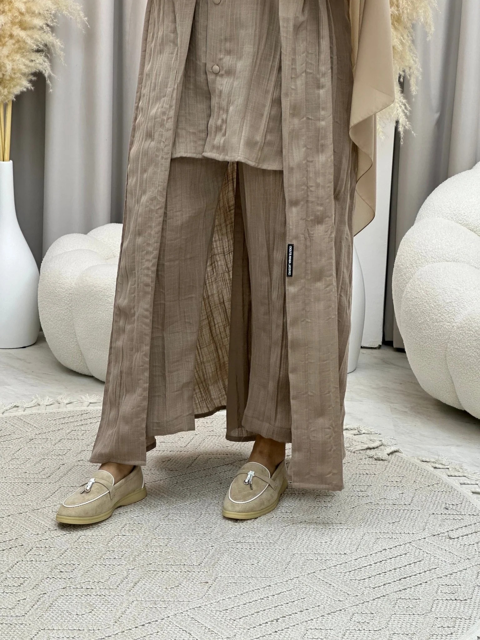 C 0008-02 Tan Summer Pleated Linen Travel Set - Image 19