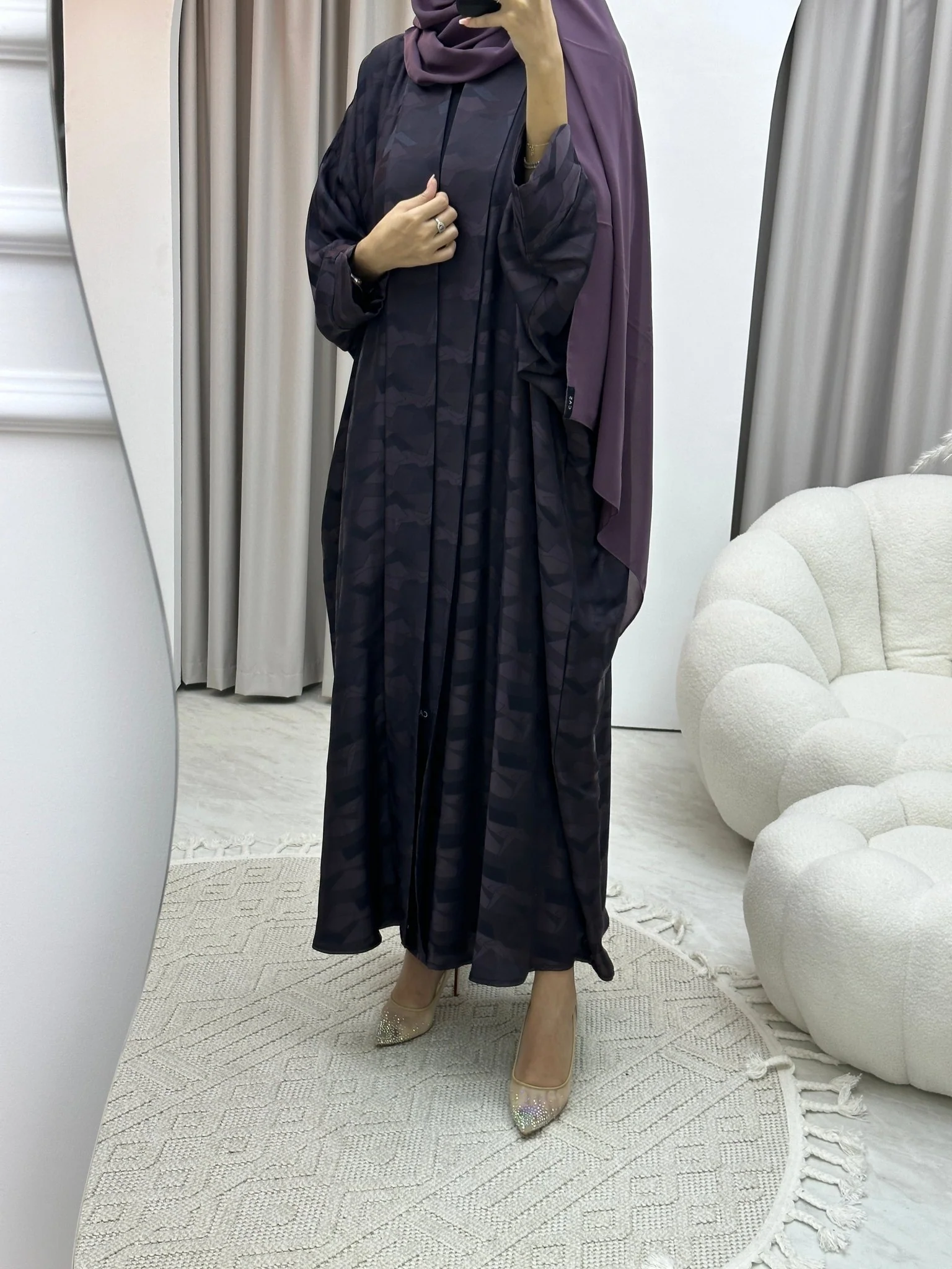 C Triangle Geometric Purple Bisht Abaya - Image 6